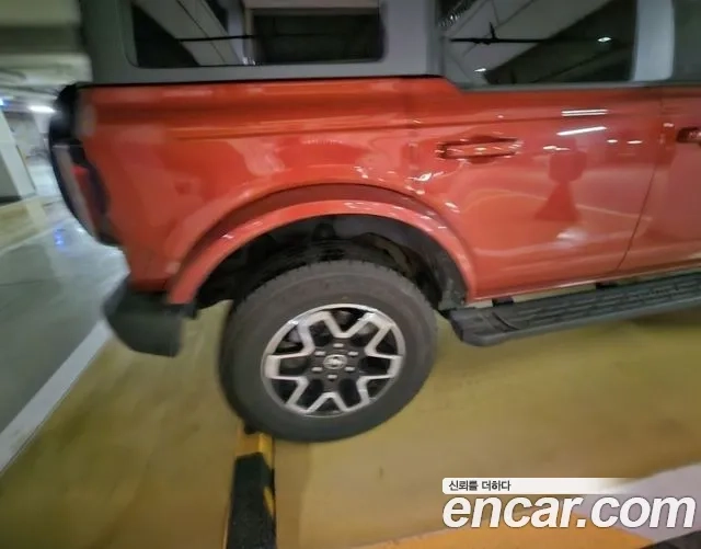 Ford Bronco 6th Generation 2022 Красный из Кореи, фото 4