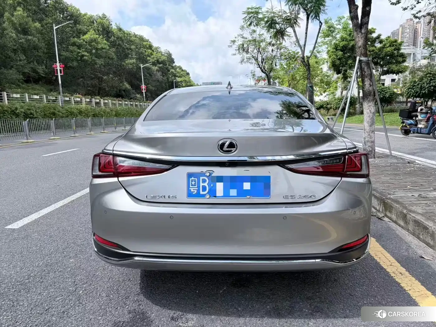 Lexus ES 2022 Silver/gray из Китая, фото 4