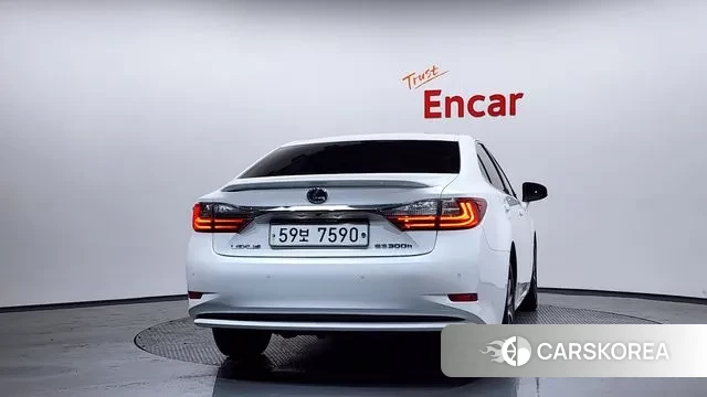 Lexus New ES300h id 3677716 из Кореи 14