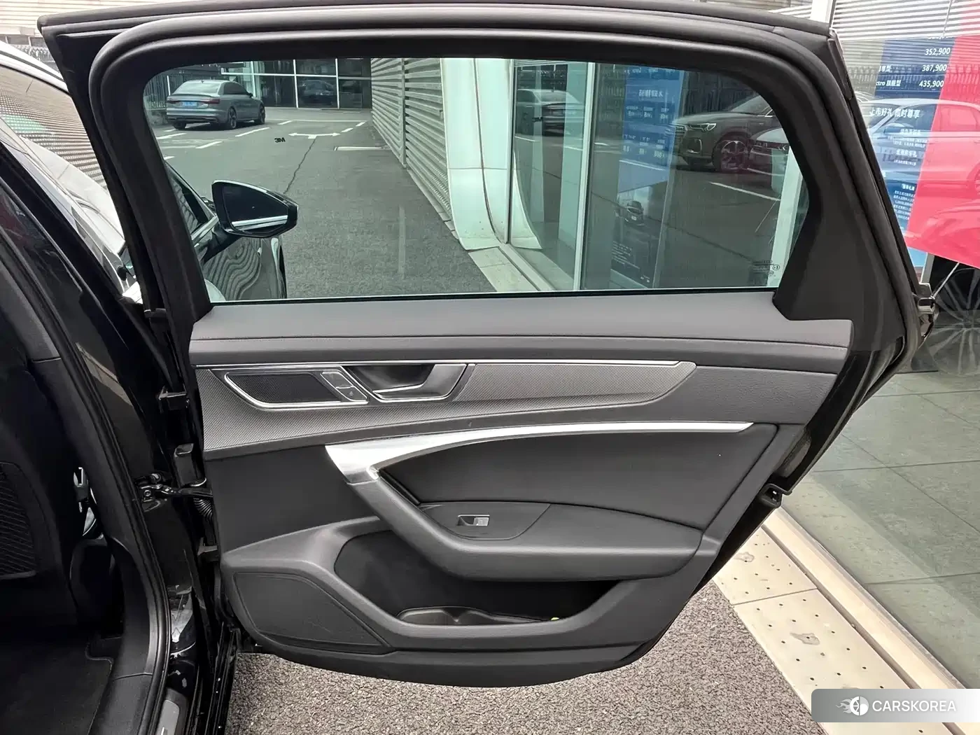 Audi A6L id 4570497 из Китая 11