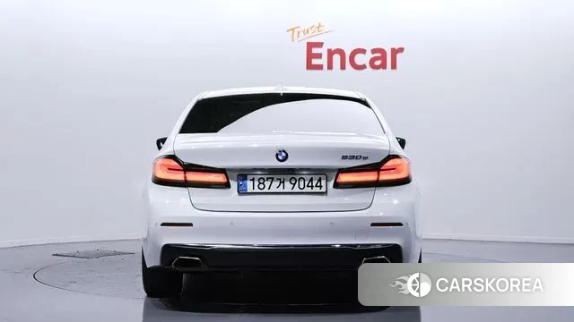 BMW 5 Series (G30) id 3626354 из Кореи 14