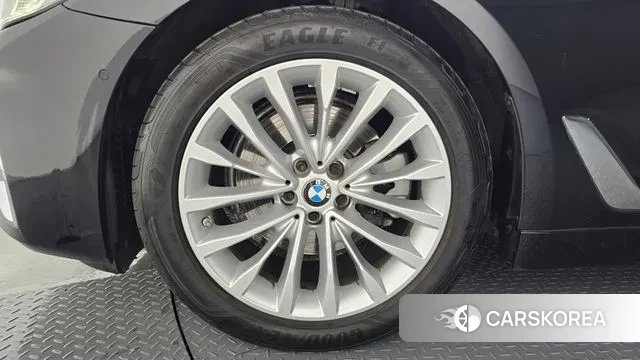 BMW 5 Series (G30) id 3453567 из Кореи 14