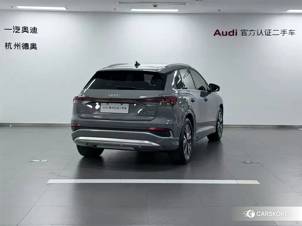 Audi Q4 e-tron 2023 Silver/gray из Китая, фото 4