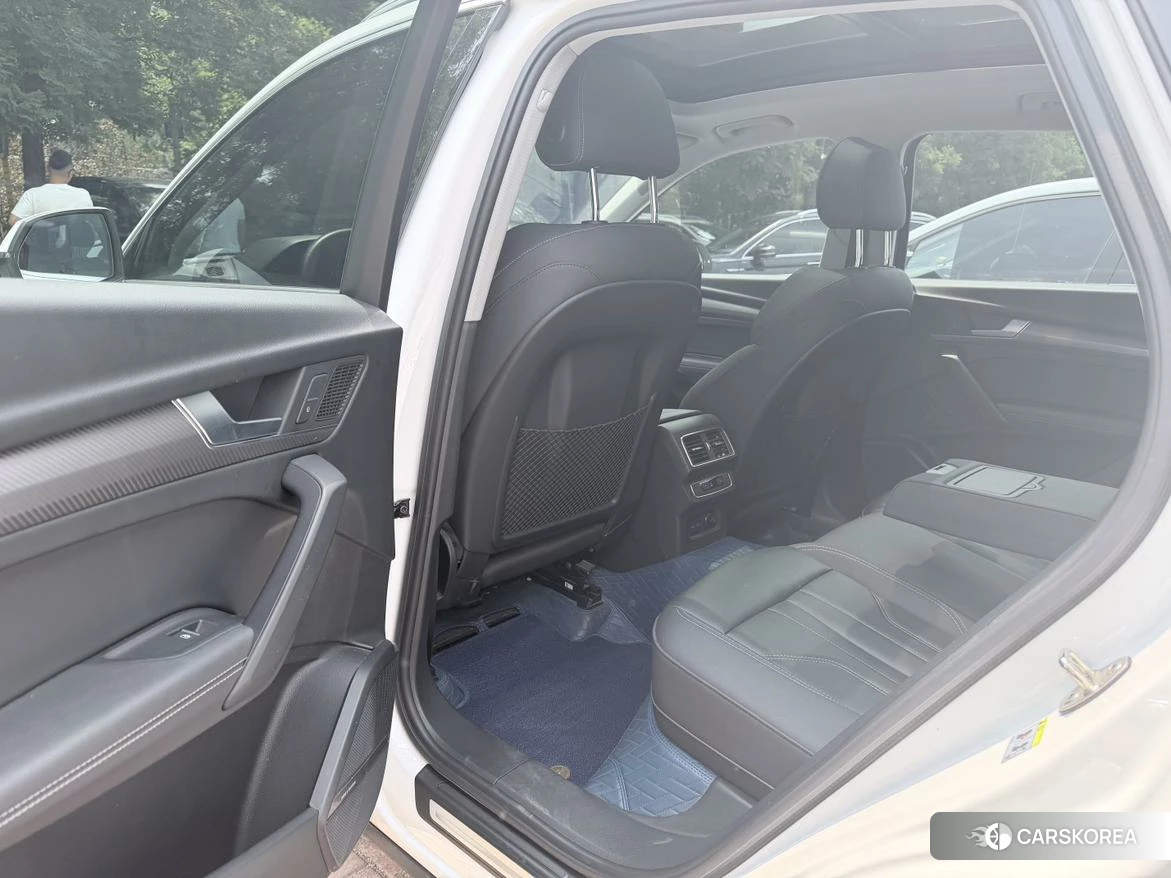 Audi Q5L id 4405842 из Китая 7