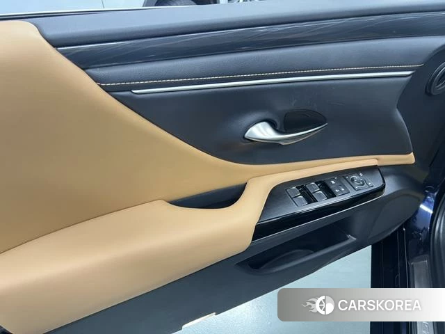 Lexus ES id 4279271 из Китая 14