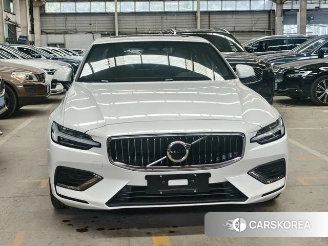 Volvo S60 2025 Белый из Китая, фото 5
