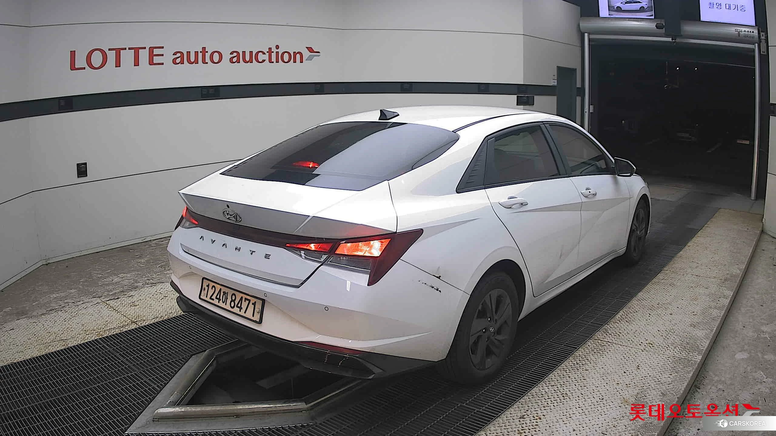 Hyundai Avante Hybrid id 4902383 из Кореи 31