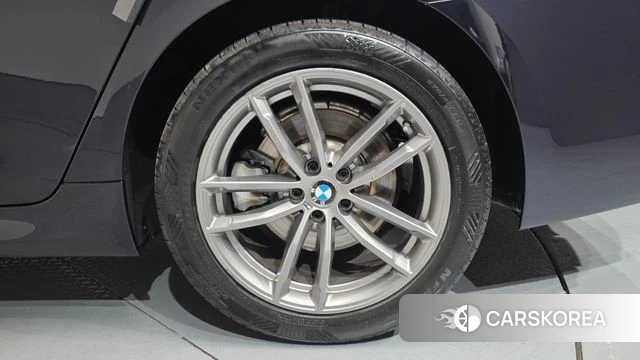 BMW 5 Series (G30) id 3867600 из Кореи 14