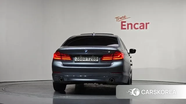 BMW 5 Series (G30) id 3444406 из Кореи 14