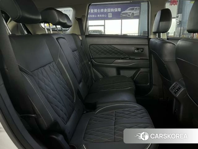 Mitsubishi  Outlander id 4207898 из Китая 16