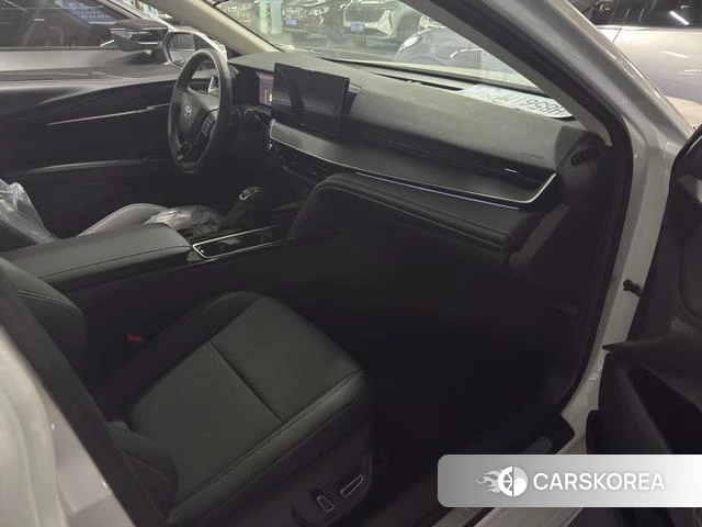 Toyota Camry 2026 Белый из Китая, фото 6