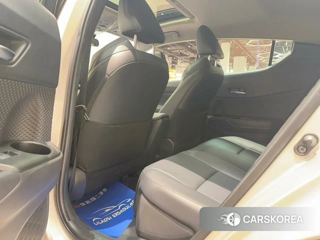 Toyota C-HR id 4262294 из Китая 29