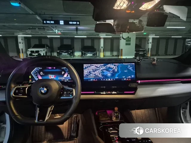 BMW 5 Series (G60) 2024 Белый из Кореи, фото 4