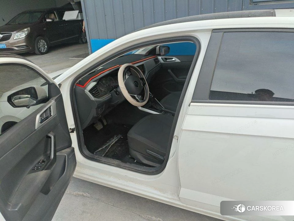Volkswagen Polo 2021 Белый из Китая, фото 4