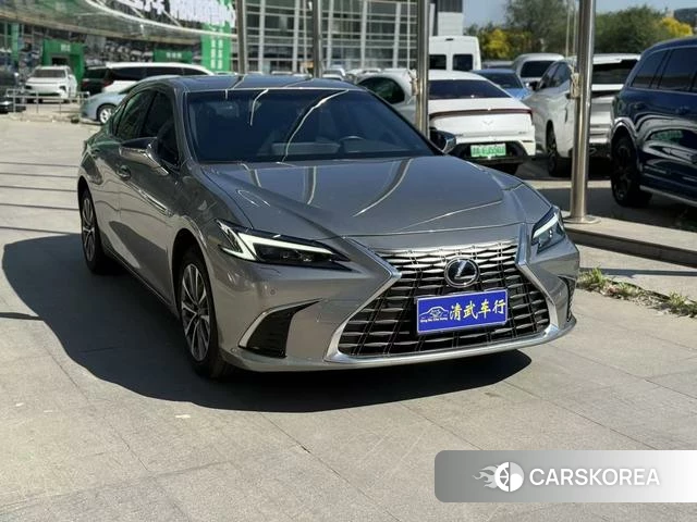Lexus ES 2025 Серебристо-серый из Китая, фото 6