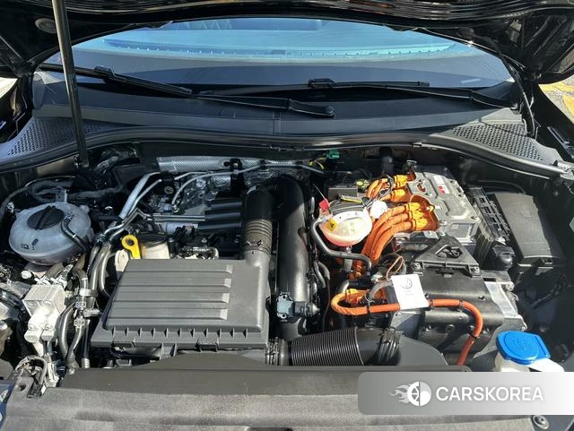 Volkswagen Tiguan L PHEV id 3902138 из Китая 15