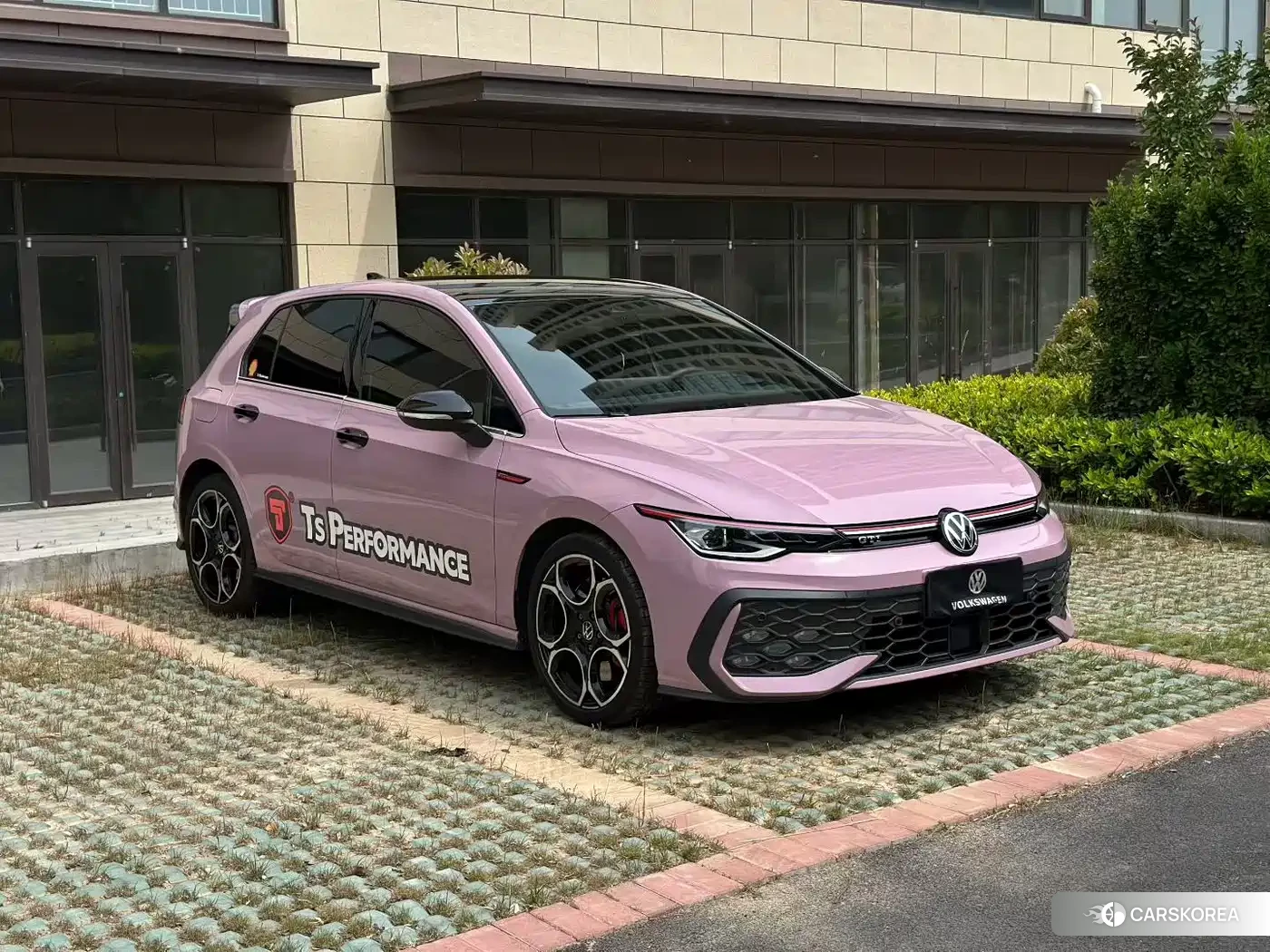 Volkswagen Golf 2025 Red/purple из Китая, фото 4
