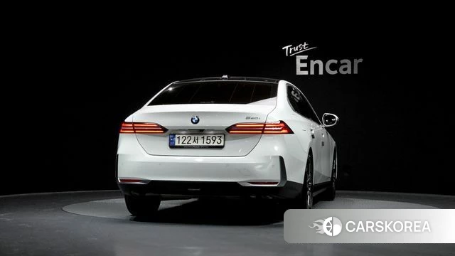 BMW 5 Series (G60) id 4177993 из Кореи 14