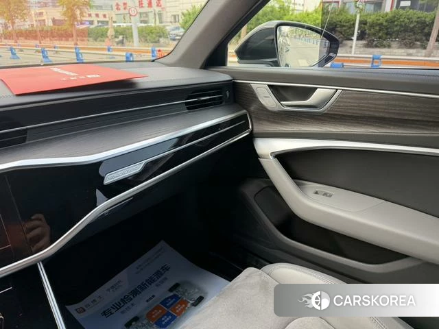 Audi A6L id 4208430 из Китая 16