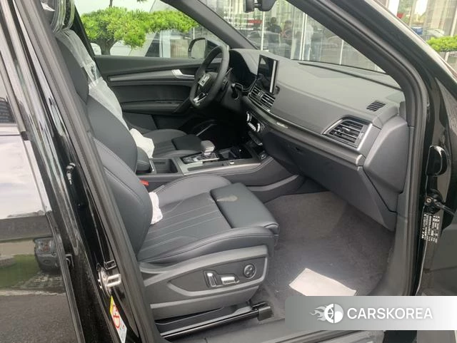 Audi Q5L 2025 Черный из Китая, фото 6