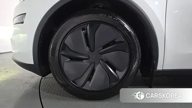 Tesla Model Y id 3599363 из Кореи 14