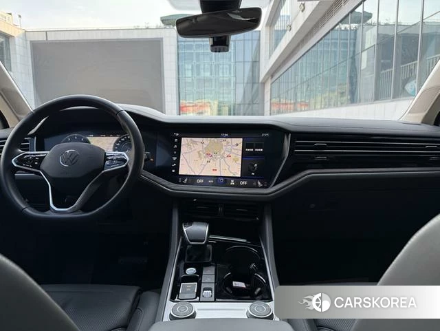 Volkswagen Touareg 2021 Черный из Китая, фото 4