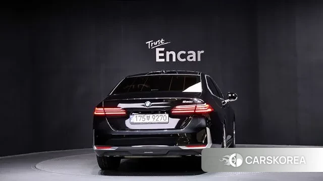 BMW 5 Series (G60) id 3457418 из Кореи 14