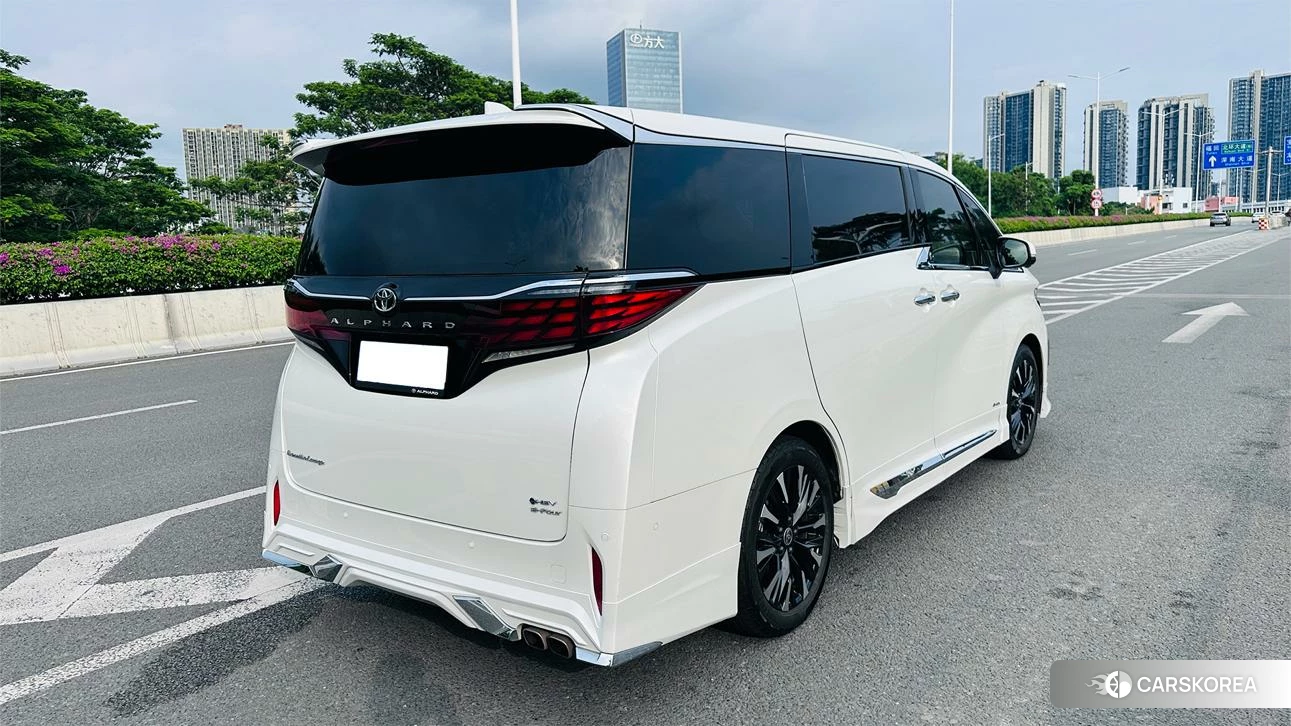Toyota Elfa 2024 Белый из Китая, фото 6
