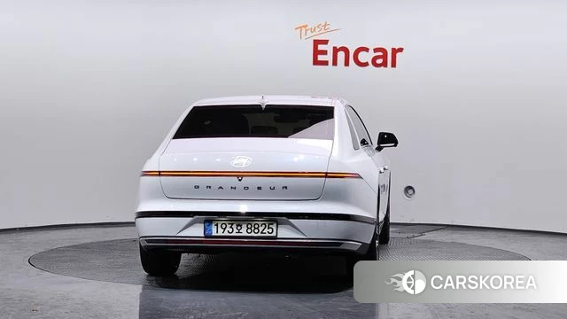 Hyundai Grandeur (GN7) id 3793722 из Кореи 14
