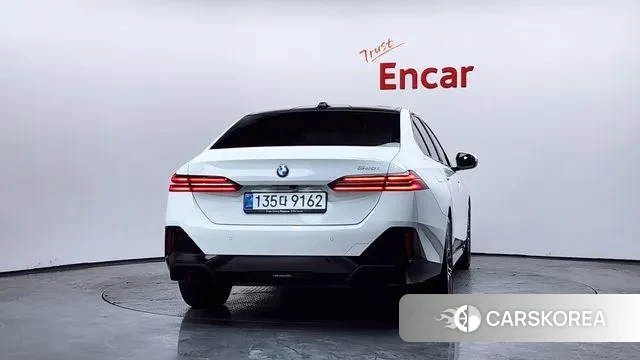 BMW 5 Series (G60) id 3695932 из Кореи 14