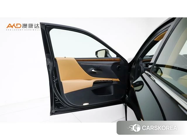 Lexus ES 2024 Черный из Китая, фото 4