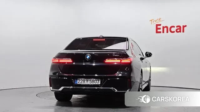 BMW 7 Series (G70) id 3002442 из Кореи 14