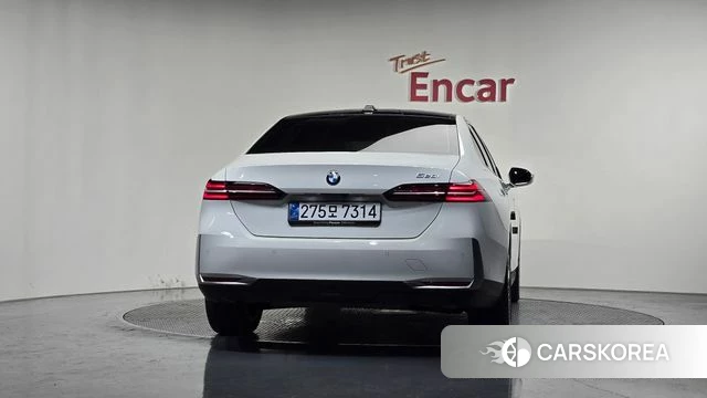BMW 5 Series (G60) id 4369148 из Кореи 28