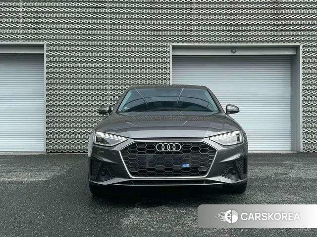 Audi A4L id 4333515 из Китая 9