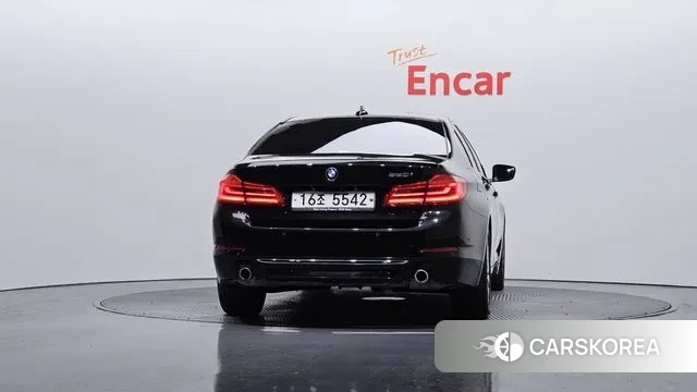 BMW 5 Series (G30) id 3391232 из Кореи 14