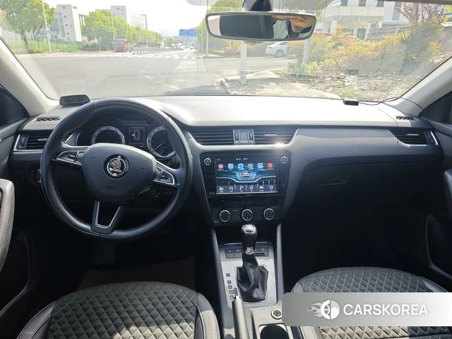 Skoda Octavia 2018 Белый из Китая, фото 5