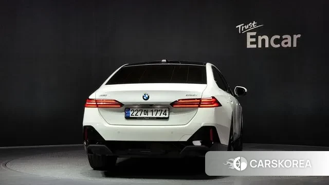 BMW 5 Series (G60) id 3431669 из Кореи 14