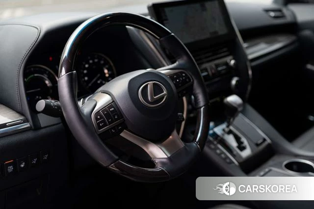 Lexus LM id 4348719 из Китая 10