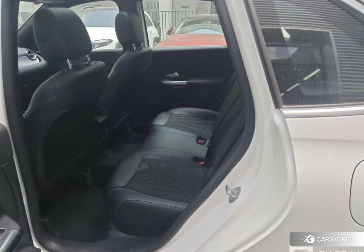 Mercedes-Benz Class B 2022 Белый из Китая, фото 4