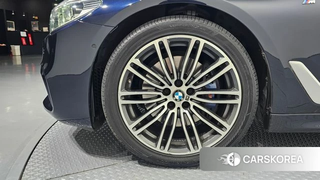BMW 5 Series (G30) id 4632867 из Кореи 25