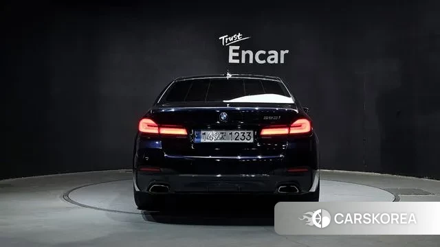 BMW 5 Series (G30) id 3448878 из Кореи 14