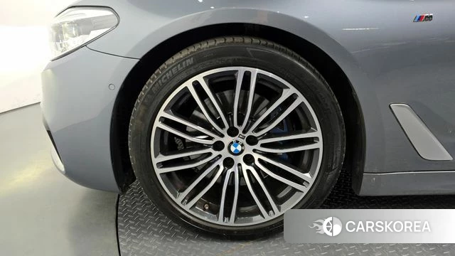 BMW 5 Series (G30) id 4397377 из Кореи 29