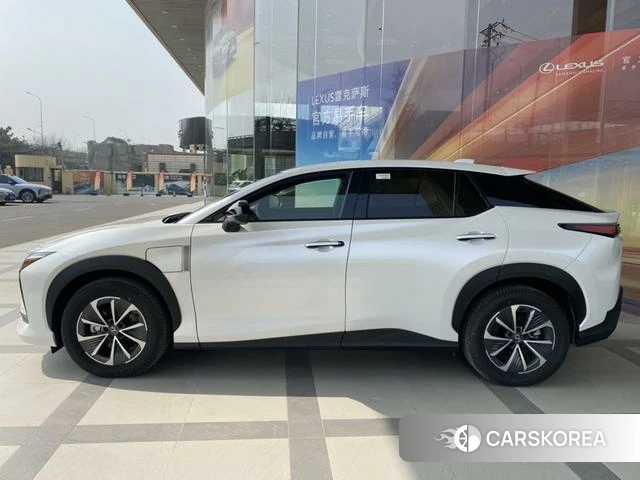 Lexus RZ 2023 Белый из Китая, фото 4