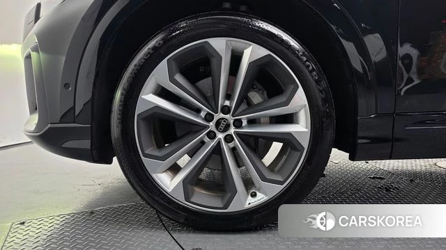 Audi Q8 (4M) id 4602071 из Кореи 25