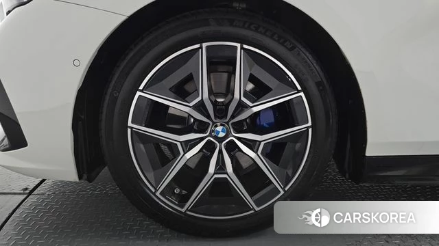 BMW 5 Series (G60) id 4292181 из Кореи 27