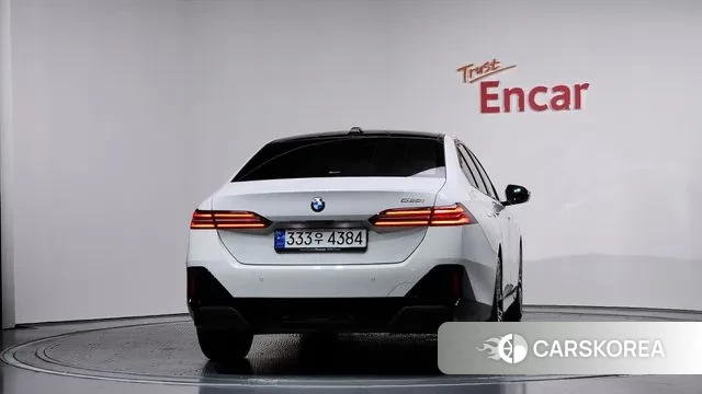 BMW 5 Series (G60) id 3442227 из Кореи 14