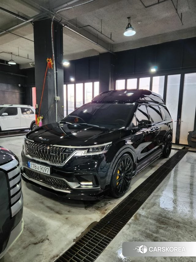 Kia Carnival 4th generation 2023 Черный из Кореи, фото 5