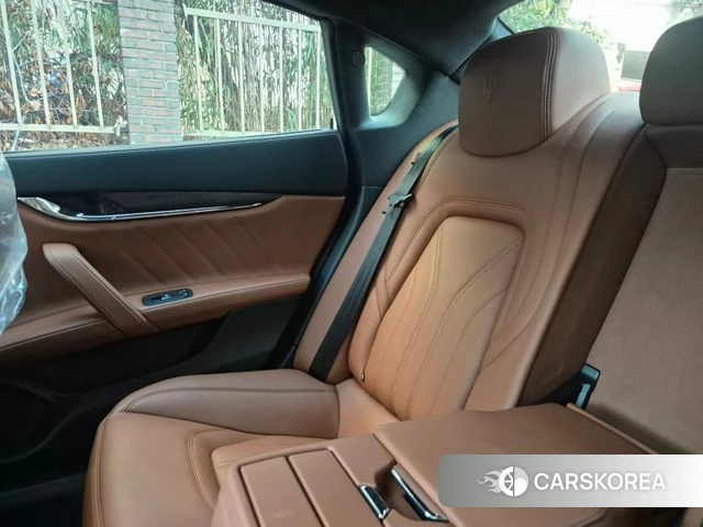 Maserati Quattroporte id 4595183 из Кореи 14