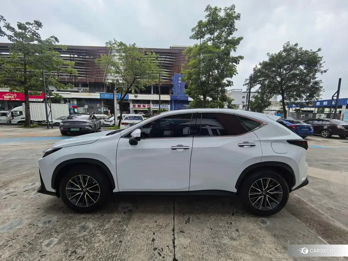 Lexus NX id 4644591 из Китая 18
