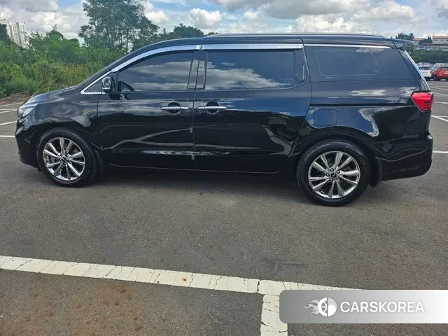 Kia The New Carnival id 3385974 из Кореи 14